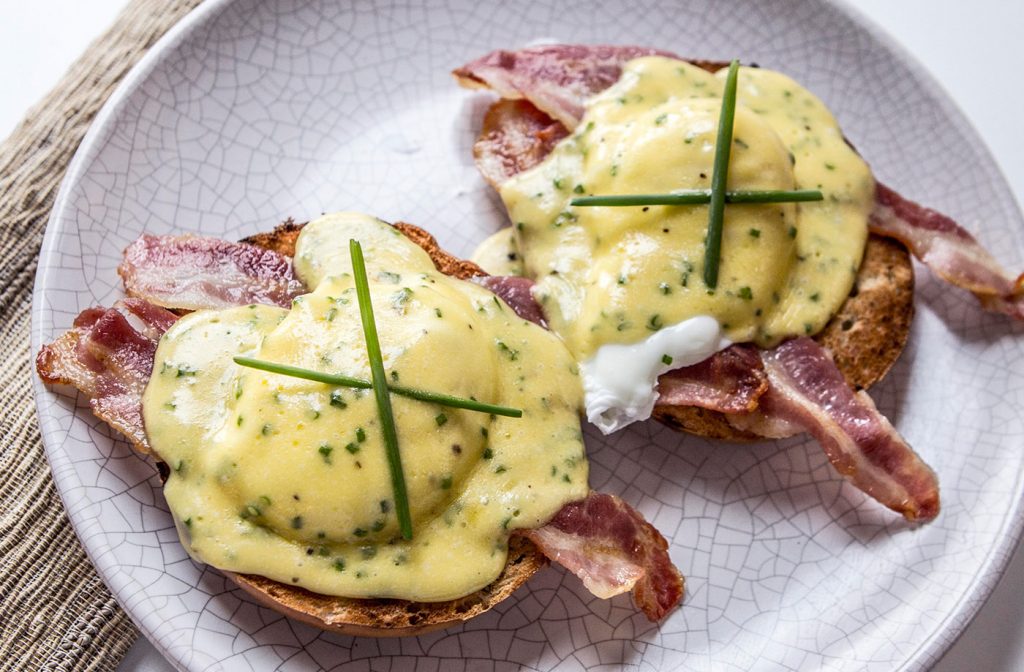 Eggs-benedict