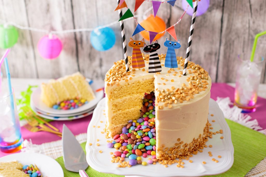 pinata_cake