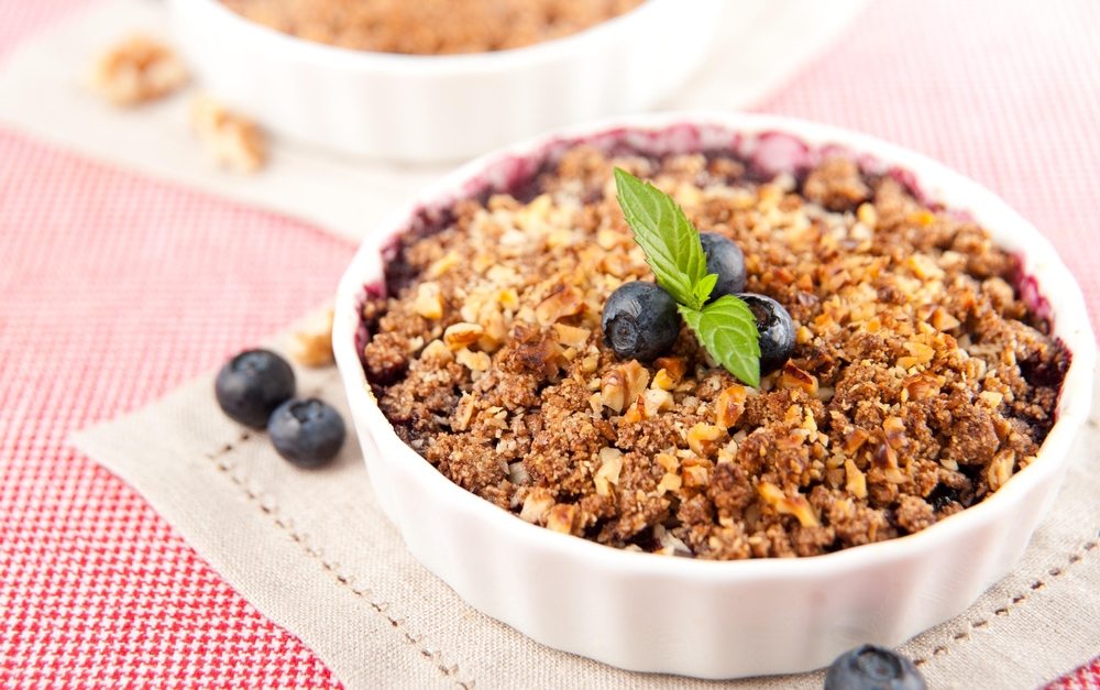 apple and blackberry crumble