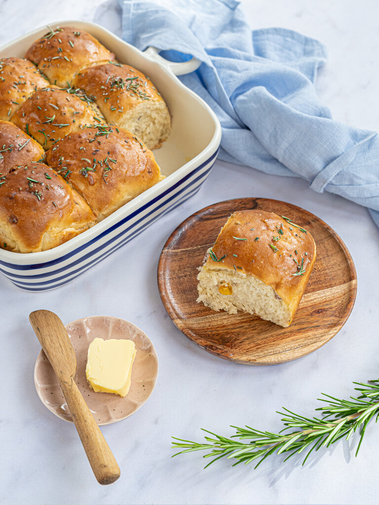 Apricot bacon tear and share rolls